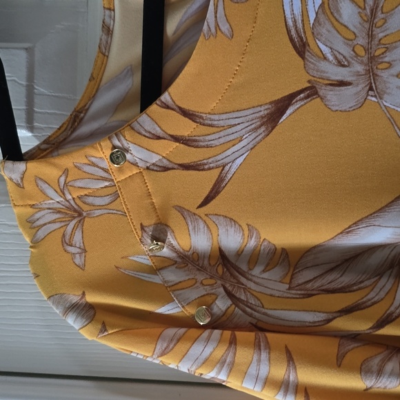 LIZ CLAIBORNE WOMEN'S PLUS SIZE GOLD TROPICAL SHORT SLEEVES SUMMER TOP SIZE 2X - Picture 7 of 16